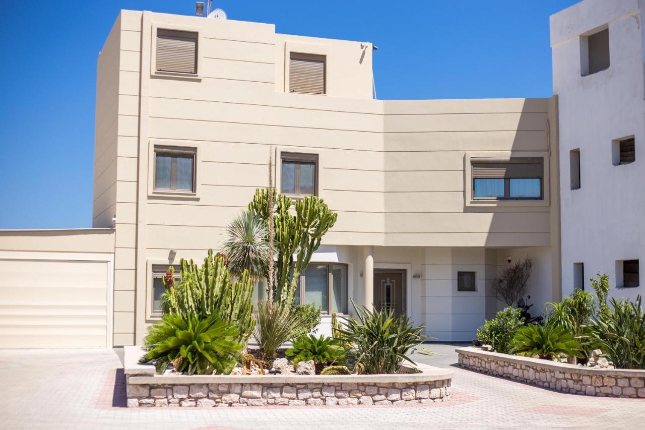 Des & Coo Luxury Villa With Private Pool Faliraki Extérieur photo